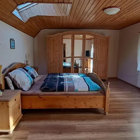 Velky Dum S Bazenem A Saunou Mikulášovice